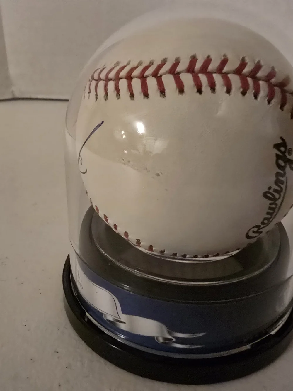 Lou Brock Autographed Baseball Rawlings OLB-1 Beckett Auto Grade 8 w/ LOA